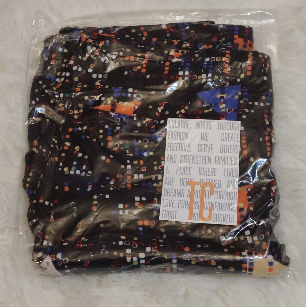 NWT LuLaRoe TC Leggings Black w/ Tiny Squares & Small Triangles Multi-Color